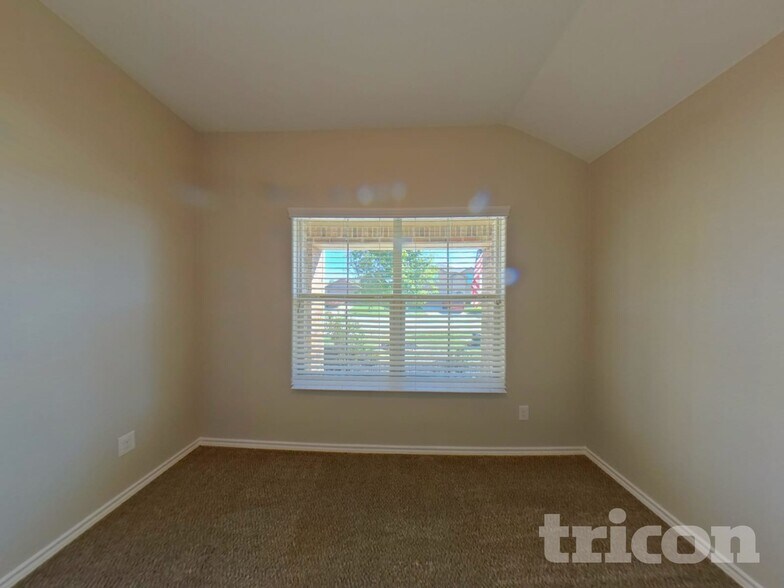 Building Photo - 1104 Autumnwood Dr