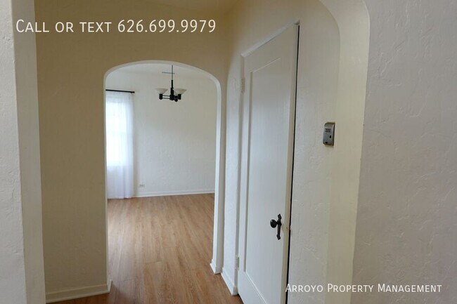 Building Photo - 3216 Brandon St