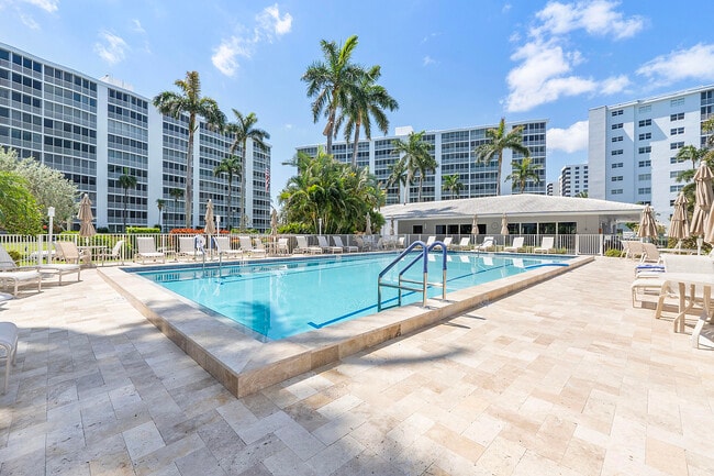 Building Photo - 3310 S Ocean Blvd