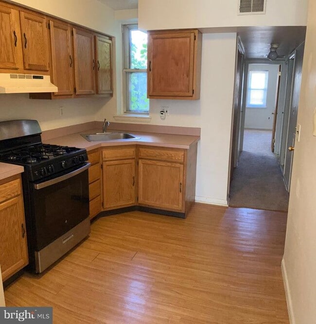 Building Photo - 745 S 22nd St