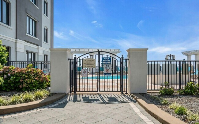 Building Photo - 1501 Ocean Ave N