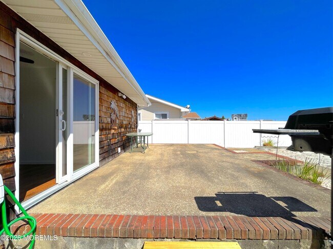 Building Photo - 1813 Capstan Dr