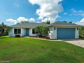 Building Photo - 1082 Capri Dr