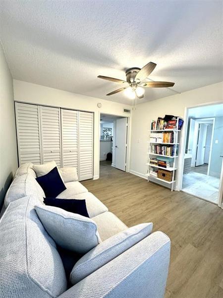 Building Photo - 2208 S Cypress Bend Dr
