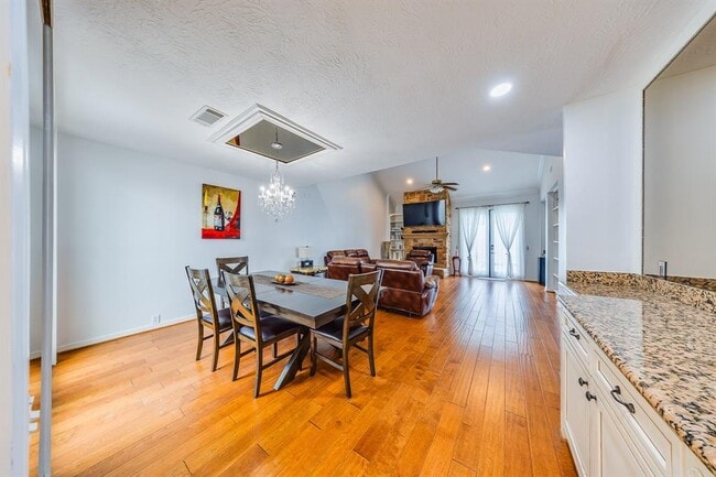 Building Photo - 2819 Bering Dr