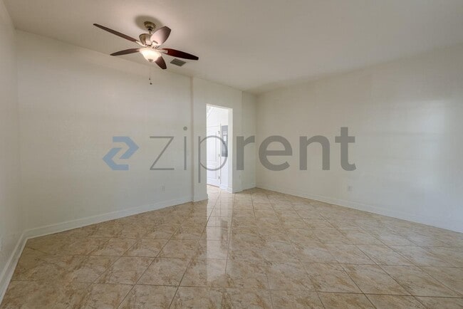 Building Photo - 708 SW 147th Ave