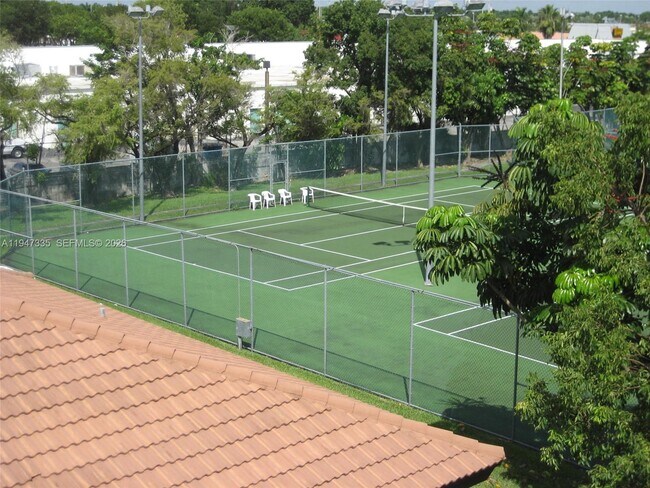 Building Photo - 8850 SW 123rd Ct