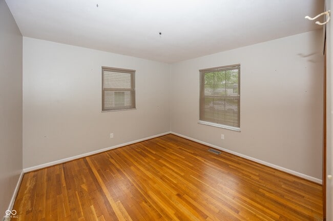 Building Photo - 628 Ash Dr