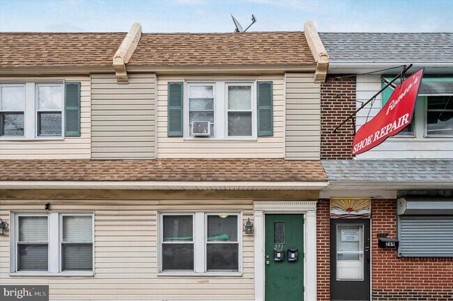 Building Photo - 271 N Wycombe Ave