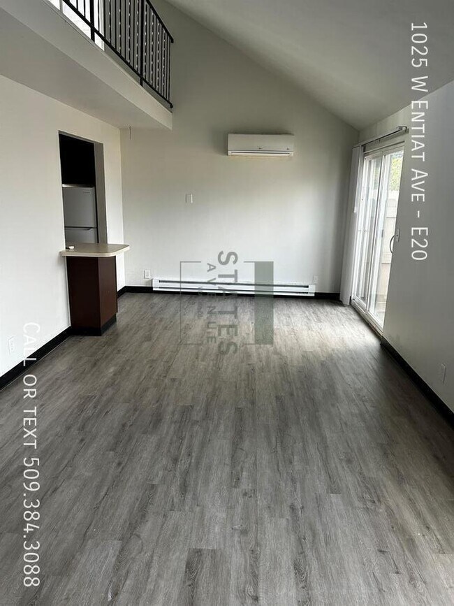 Building Photo - 1025 W Entiat Ave