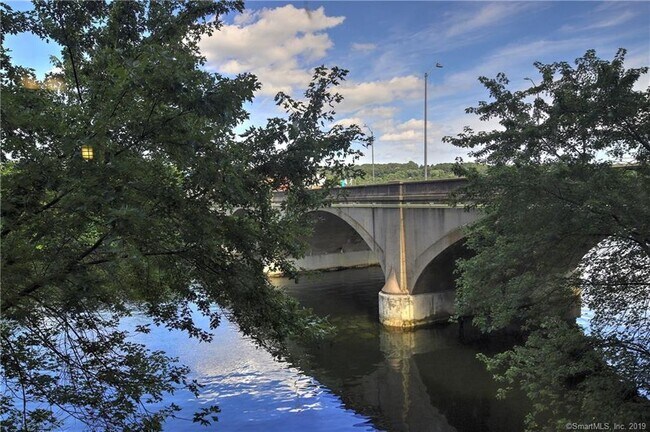 Building Photo - 145 Canal St