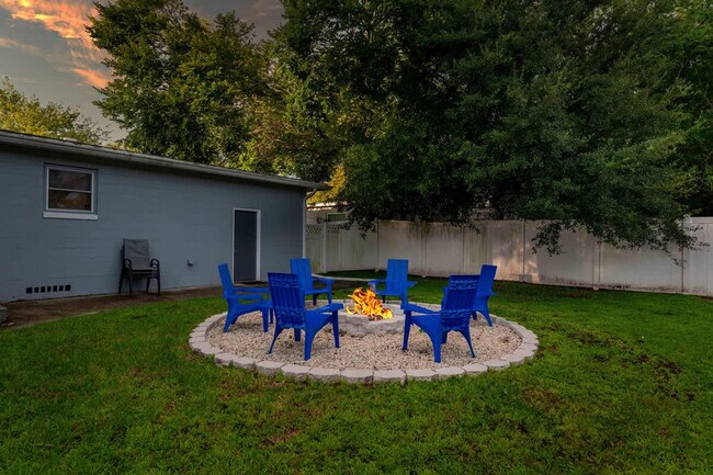 Building Photo - 6206 Carranza Dr