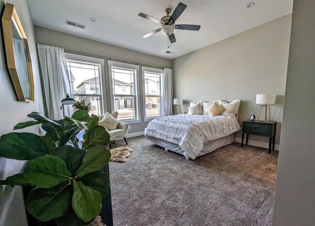 Building Photo - Low-Maintenance Luxury on One Level - new home Star, ID