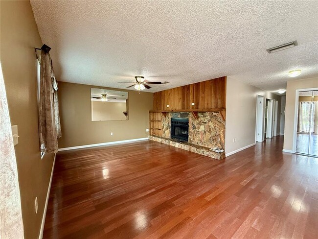 Building Photo - 7523 Blossom Ave