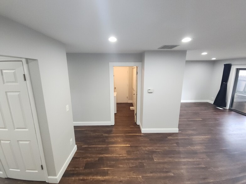 Building Photo - 38 NE 143rd Ave