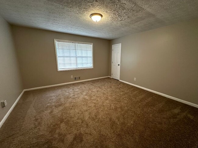 Building Photo - 1015 Cedar Ave