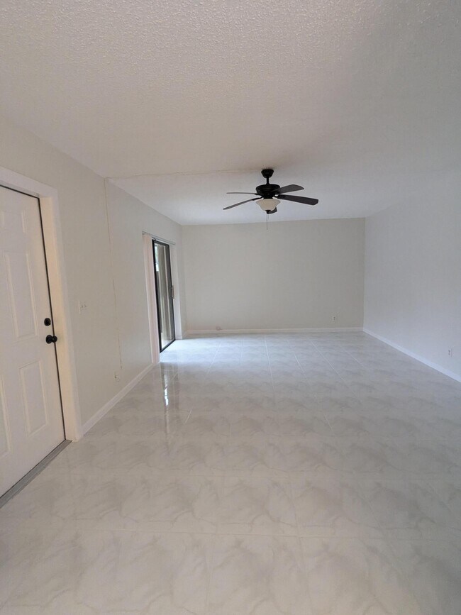 Building Photo - 2191 White Pine Cir