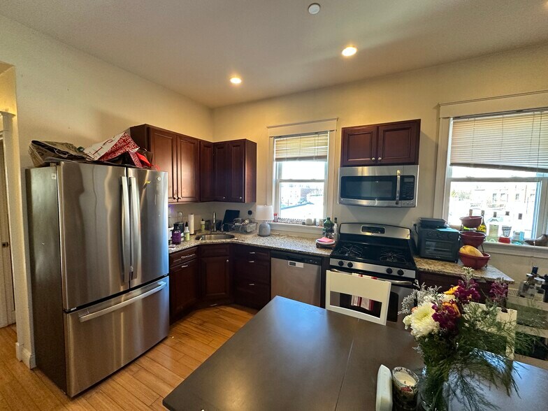 Building Photo - 1625 Tremont St