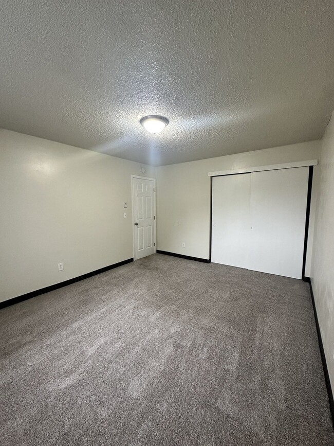 Building Photo - 2 - Bedroom Apartment, Down Stairs, Near T...