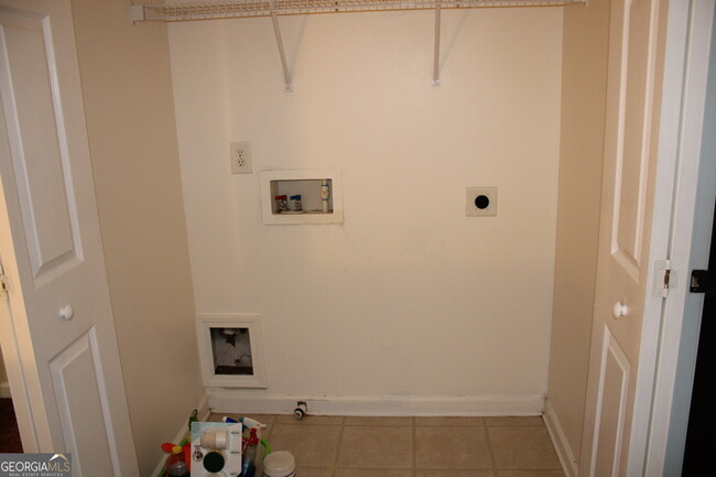Building Photo - 2756 Deerwood Ln