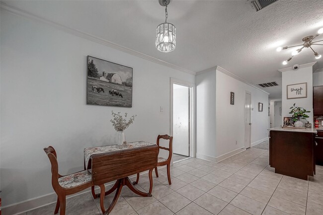 Building Photo - 9511 Farrell Dr