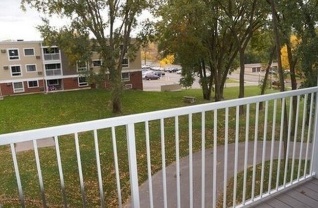 Building Photo - 175 county road b2 E