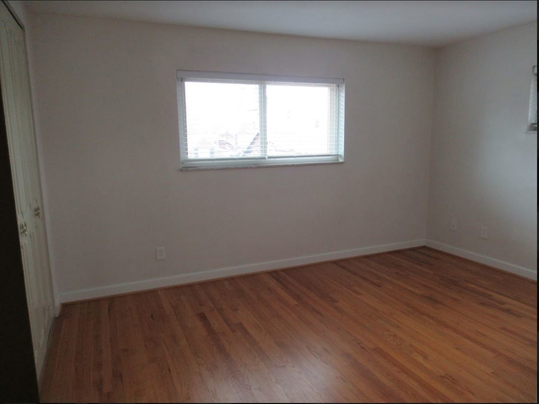 Main Bedroom - 5400 Eichelberger St
