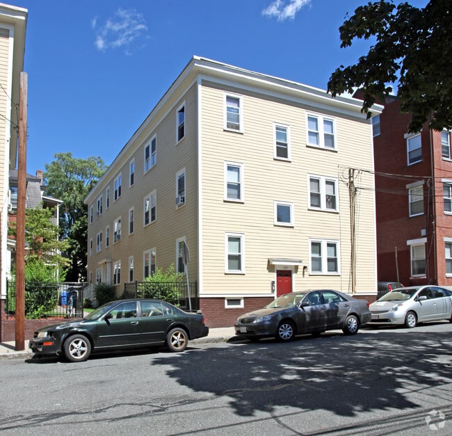 Primary Photo - 137 Spring St