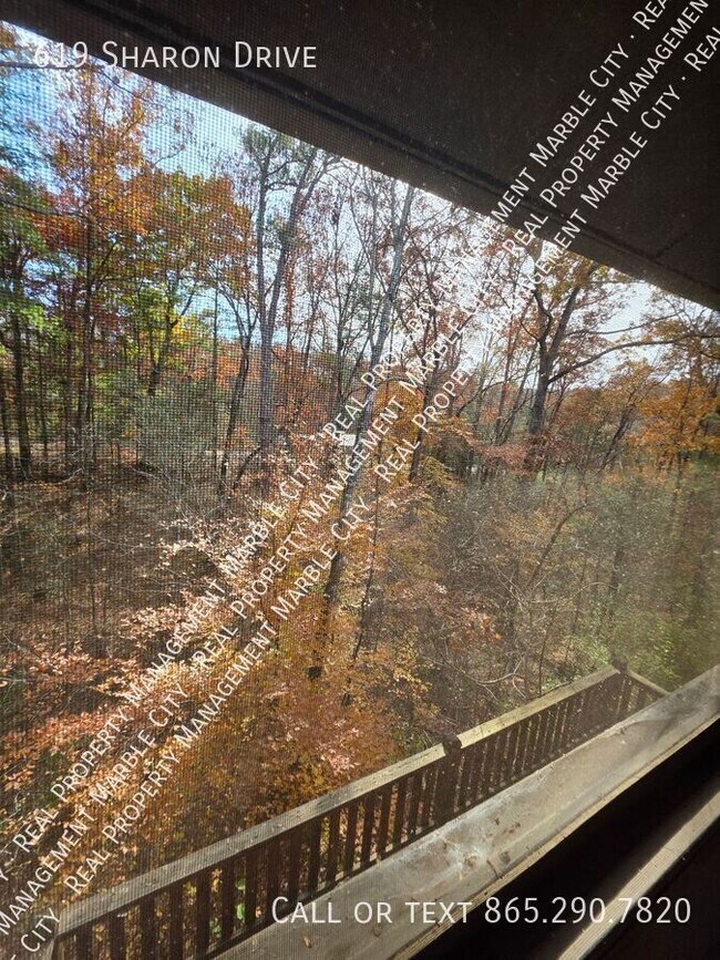 Building Photo - 619 Sharon Dr