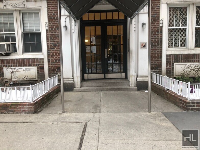 Building Photo - WEST 13 STREET