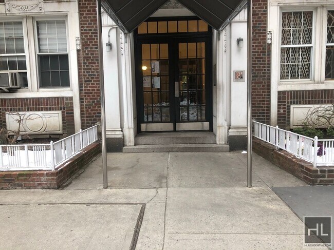 Building Photo - WEST 13 STREET