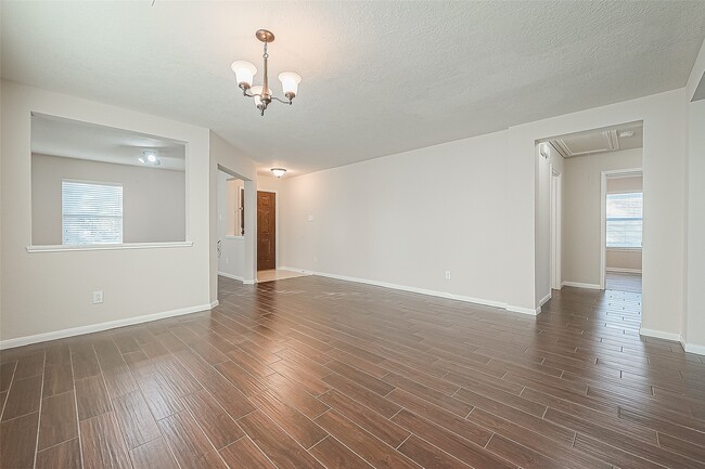 Building Photo - 7814 Crestbrook Manor Ln