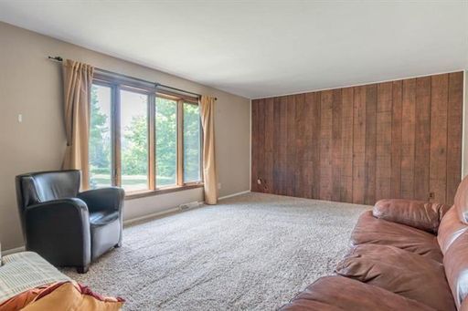 Building Photo - 2 Bedroom 1.5 Bath Single Family Home Avai...