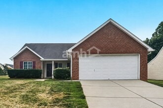 Building Photo - 5701 Hidden Lake Dr