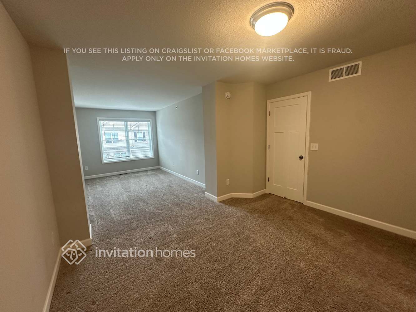 Building Photo - 10904 Everest Pl N