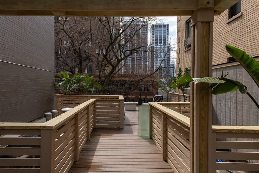 Building Photo - 22 E Elm St