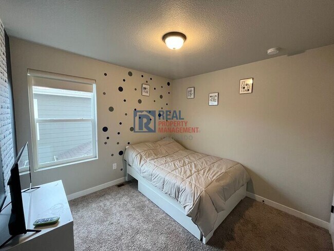 Building Photo - 385 Baler Ct