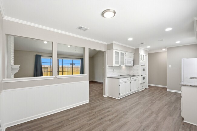 Building Photo - 6215 Autumn Arbor Dr