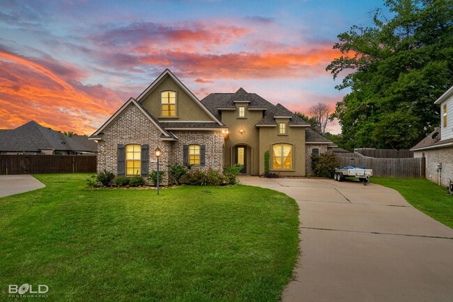 Building Photo - 701 Fir Wood Ln