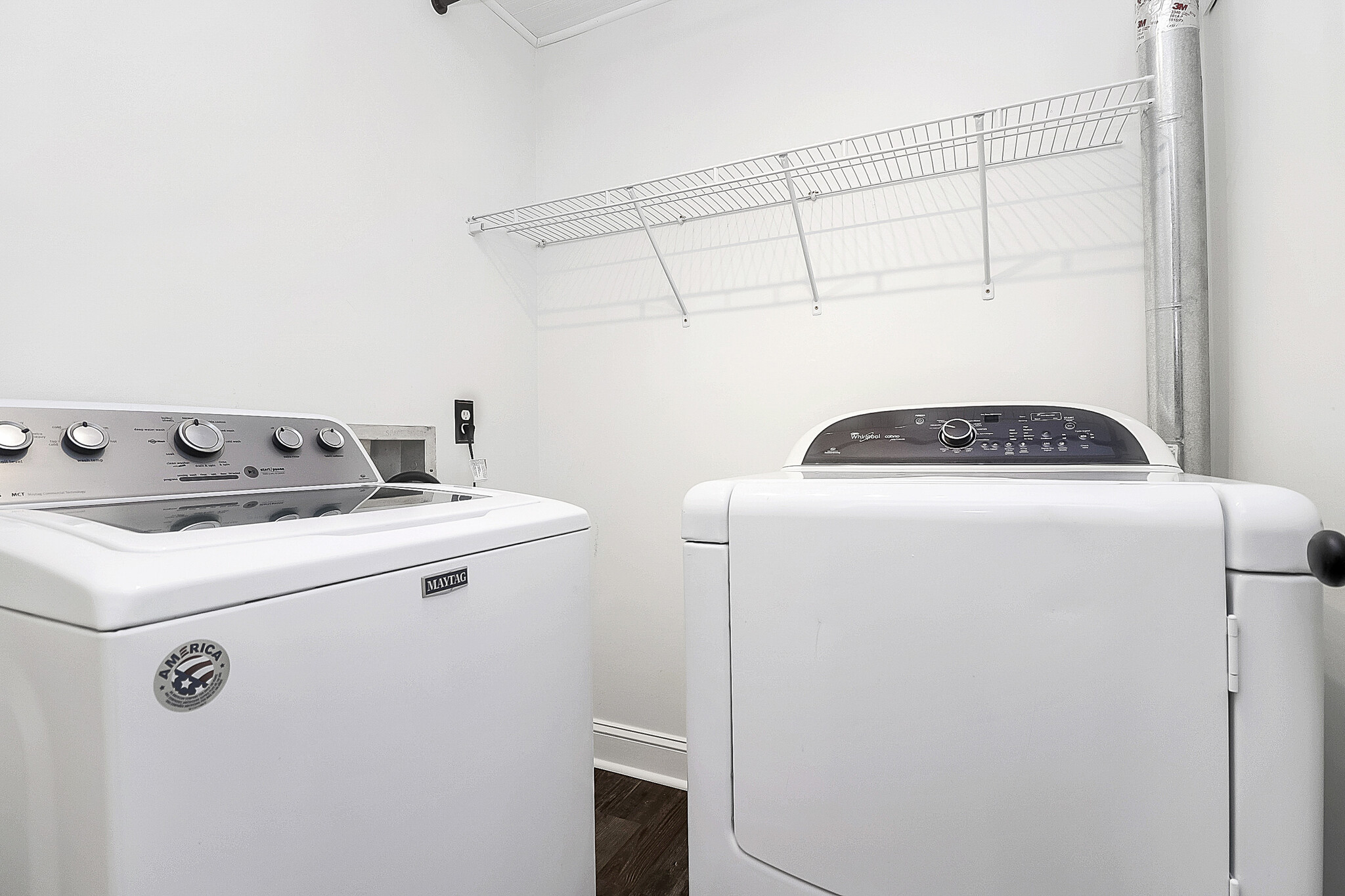 Building Photo - 1109 E Morehead St