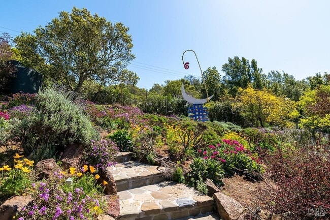 Building Photo - 1100 Bayhills Dr