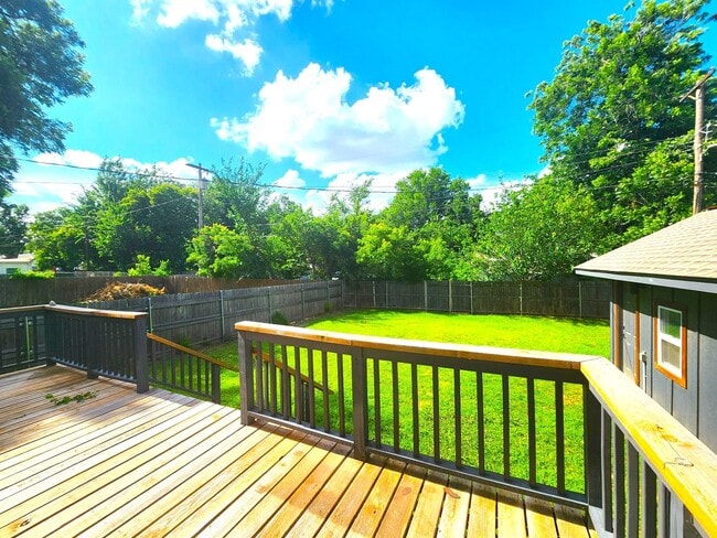 Building Photo - 3 Bed 2.5 Bath 1 Car Garage Built New 2021 in Gatewood Addition