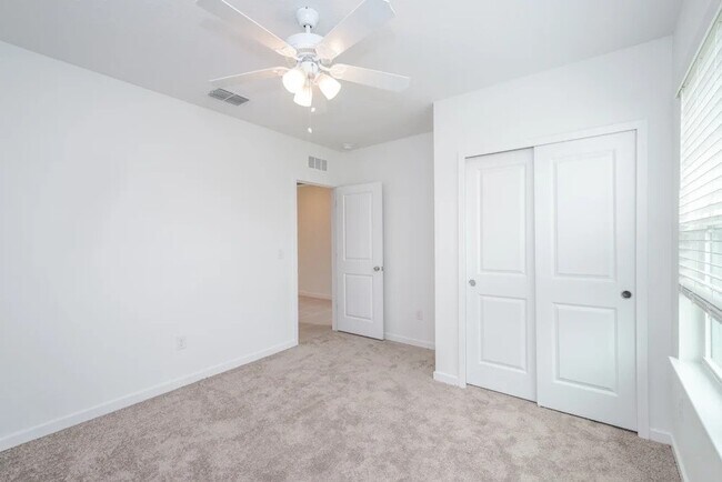 Building Photo - 3940 Obsidian Dr