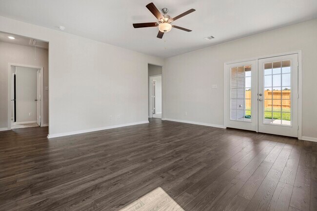 Building Photo - 15885 Berry Hl Dr