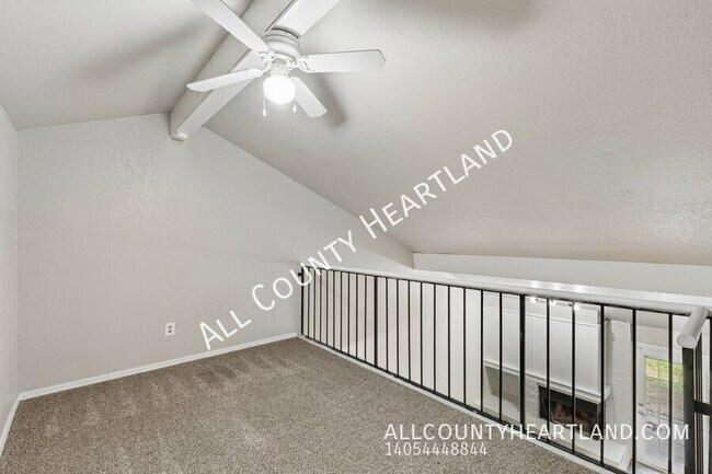 Building Photo - 709 Stonecroft Cir