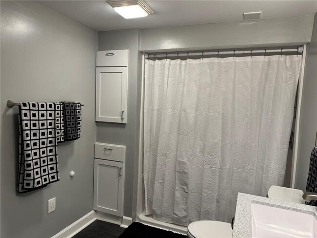 Building Photo - 1131 Lincoln Ave