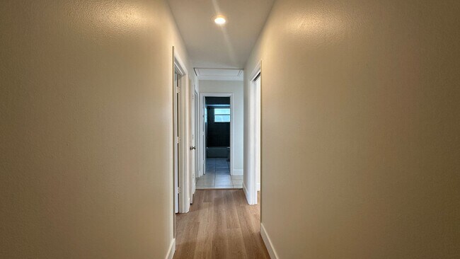 Building Photo - 935 Shriver Cir