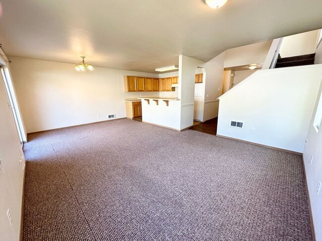 Building Photo - 2107 Yellowstone St