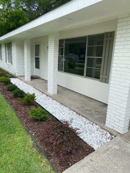 Building Photo - 309 S Wakefield Dr