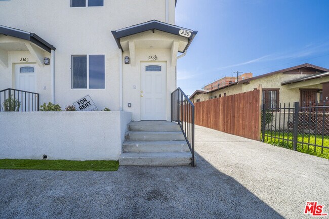 Building Photo - 236 W 84th Pl